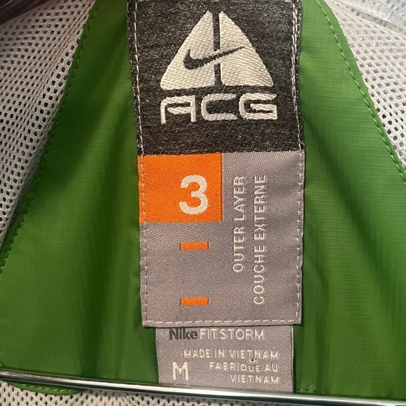 Nike ACG 3 Fit Storm green outer layer hooded jacket - Picture 6 of 9